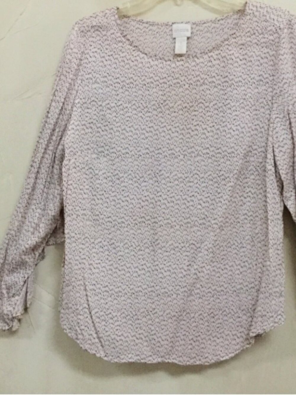Chico's Size 1 or US 8 Women Blouse Top Peach Black White Long Sleeves Ruffles